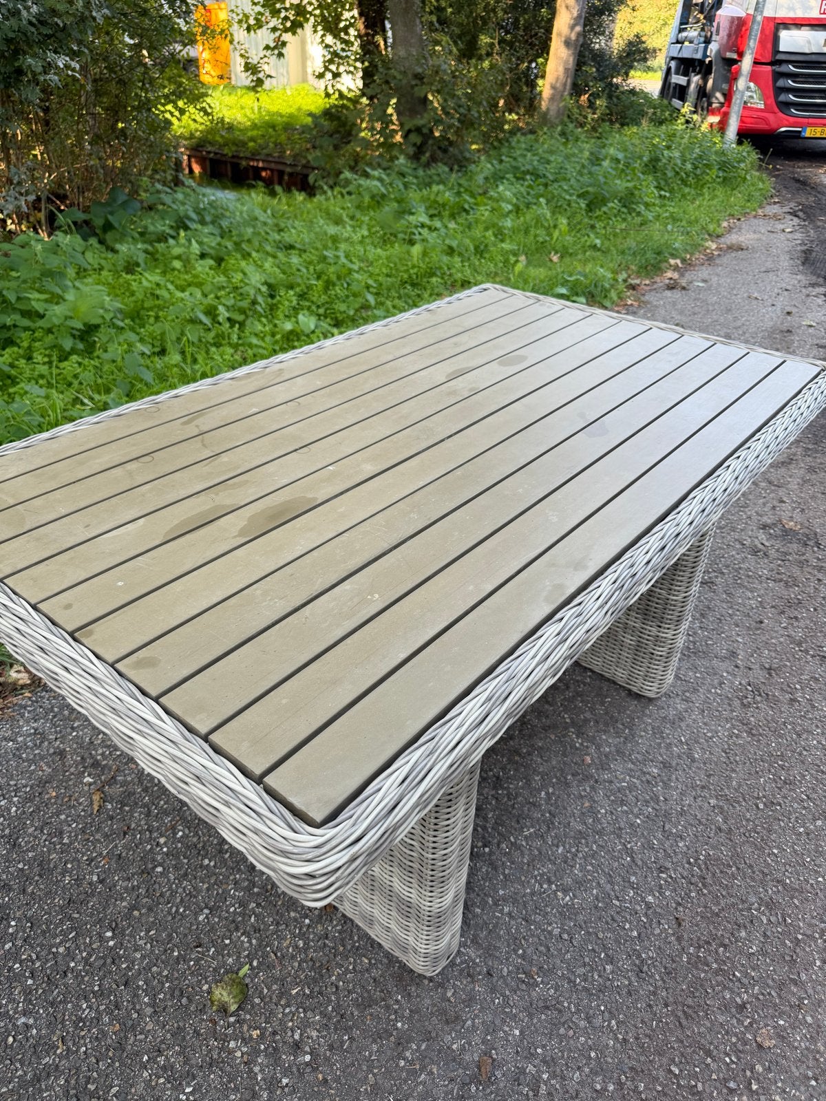 Wicker tuintafel 145x85x67 cm, Ophalen, Gebruikt, Nvt, Wicker
