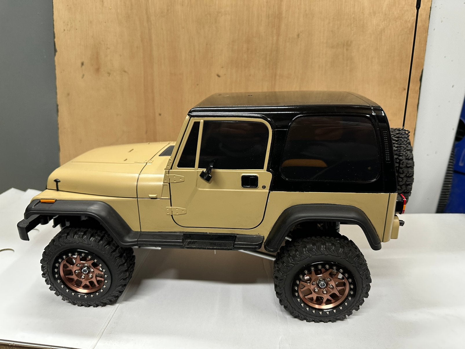 Tamiya CC-01 Jeep Wrangler – Te koop of ruilen, Ophalen of Verzenden, Zo goed als nieuw, Auto