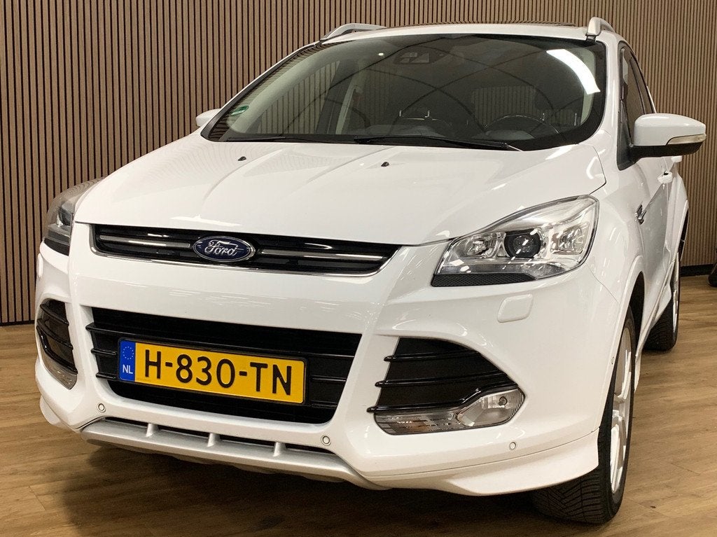 Ford Kuga 1.5 Titanium Styling Pack 4WD|Automaat|Camera|Open, Auto's, Ford, Automaat, 4 cilinders, 1850 kg, Wit
