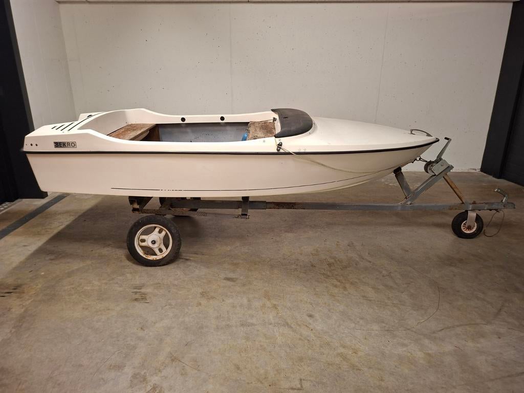 Polyester bootje met 5 pk Evinrude motor en trailer, Watersport en Boten, Ophalen, Gebruikt, Minder dan 10 pk, Tot 6 meter