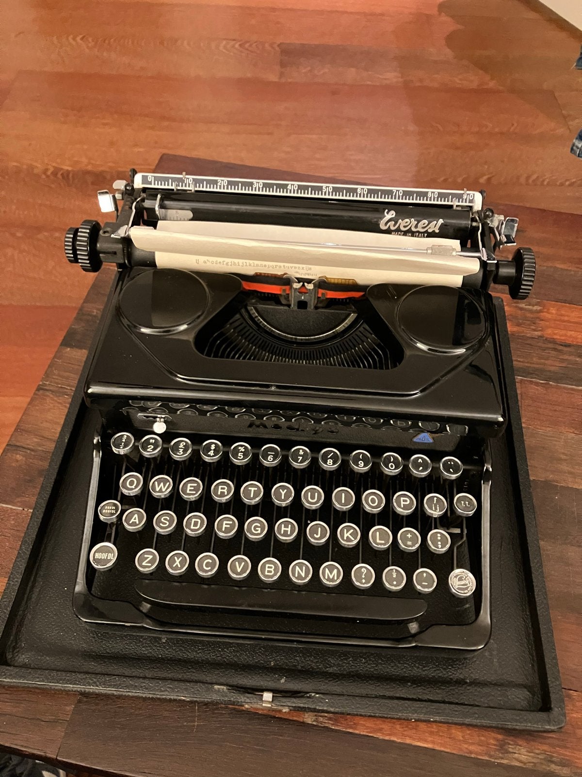 Typemachine Everest mod. 90 in originele koffer, Ophalen