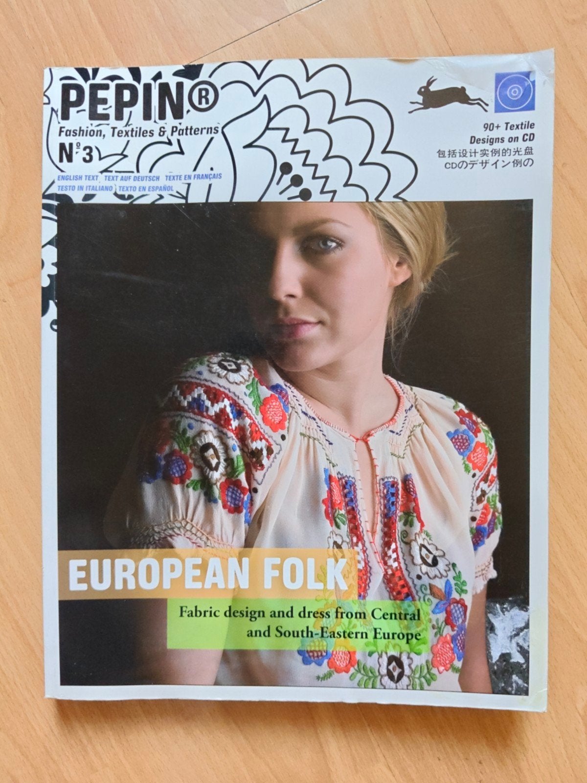 Pepin Fashion, Textiles & Patterns - #3 - European Folk + CD, Boeken, Mode, Ophalen of Verzenden, Gelezen, Overige onderwerpen