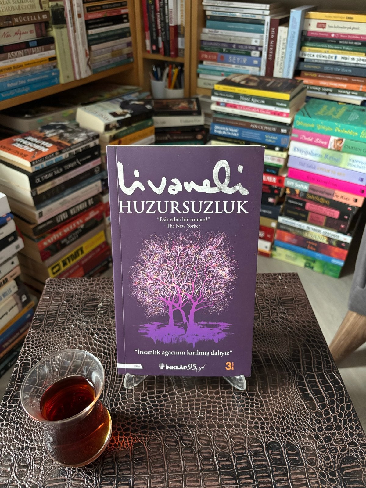 Huzursuzluk - Zülfü Livaneli (Turks boek), Ophalen of Verzenden, Zo goed als nieuw, Wereld overig