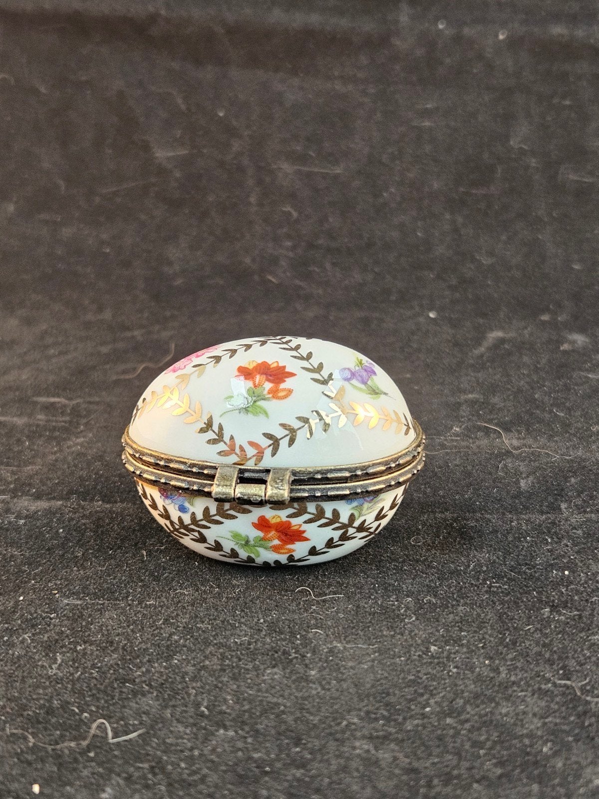Vintage Limoges Porseleinen Pillendoosje - Eivormig, Antiek en Kunst, Ophalen of Verzenden