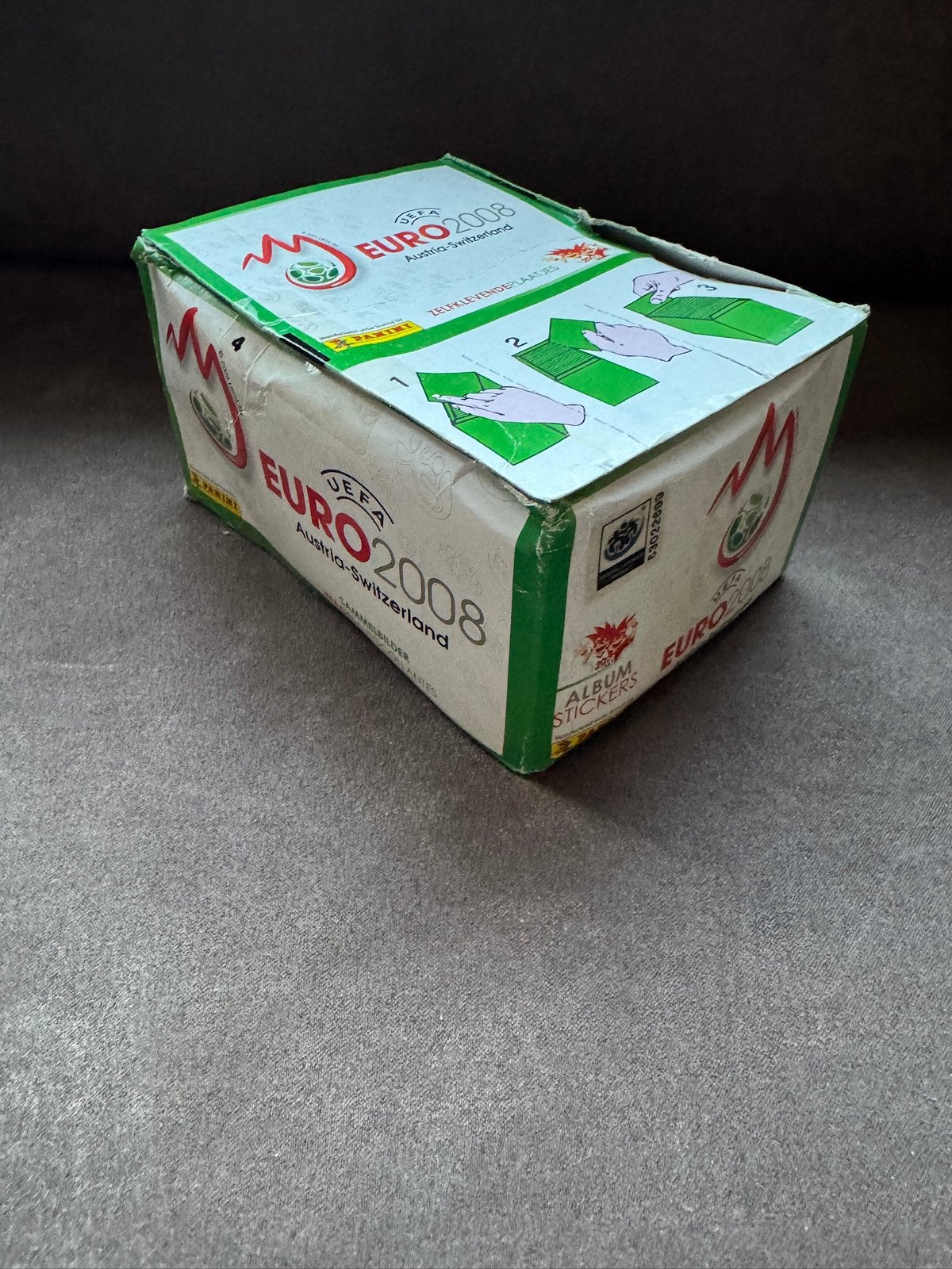 Panini Euro 2008 sealed box 100 pakjes (groene versie), Ophalen of Verzenden, Gebruikt, Buitenlandse clubs, Poster, Plaatje of Sticker