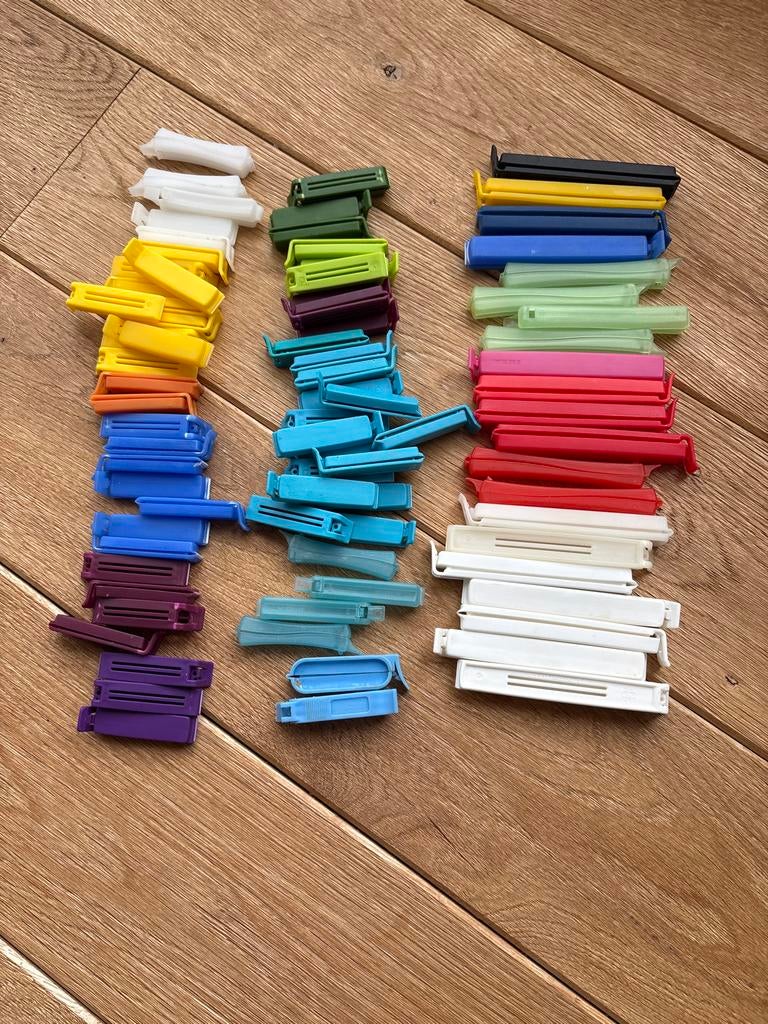 Grote partij zaksluiters / knijpers in diverse kleuren, Kunststof, Ophalen of Verzenden, Meerkleurig, Overige merken