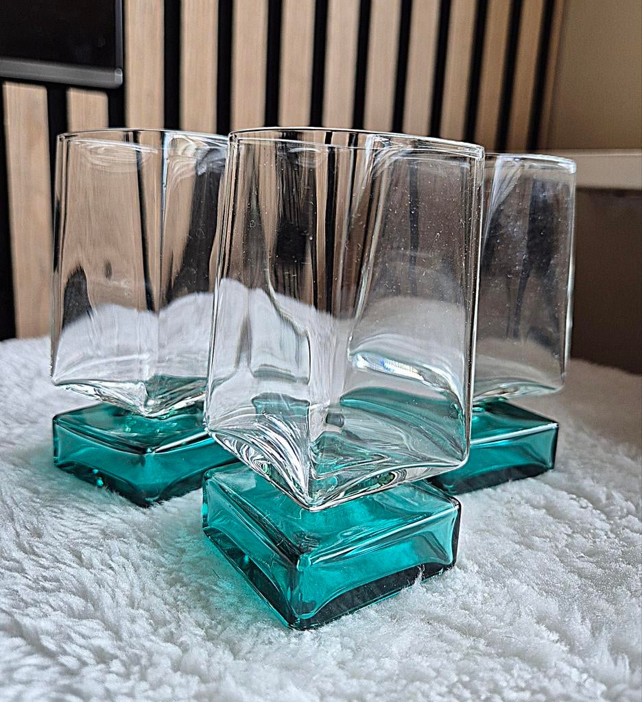 3 Luigi Bormioli Light & Music Monet glazen op groene voet, Verzamelen, Glas en Borrelglaasjes, Ophalen of Verzenden, Zo goed als nieuw