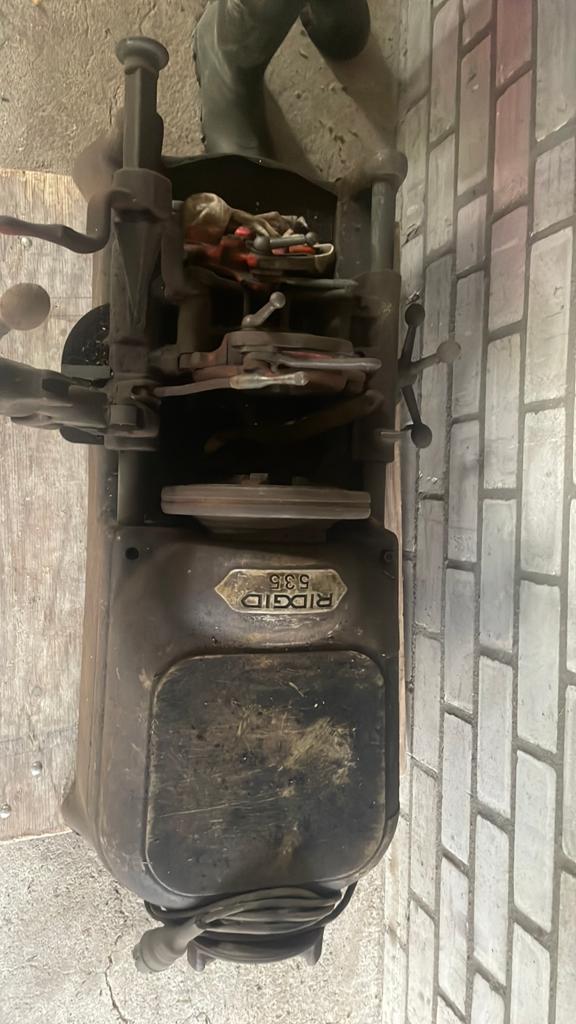Robuuste RIDGID 535 Pijpensnijder - Gebruikt, Doe-het-zelf en Verbouw, Gereedschap | Overige machines, Ophalen, Gebruikt