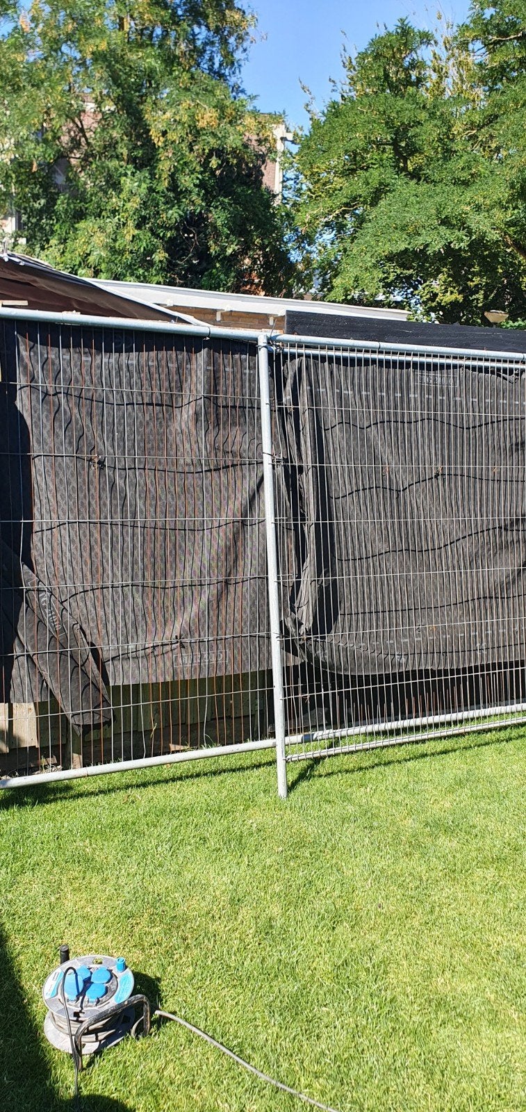 Gratis oudijzer: 2 bouwhekken van 4 meter, Ophalen, Overige typen, Minder dan 2 meter