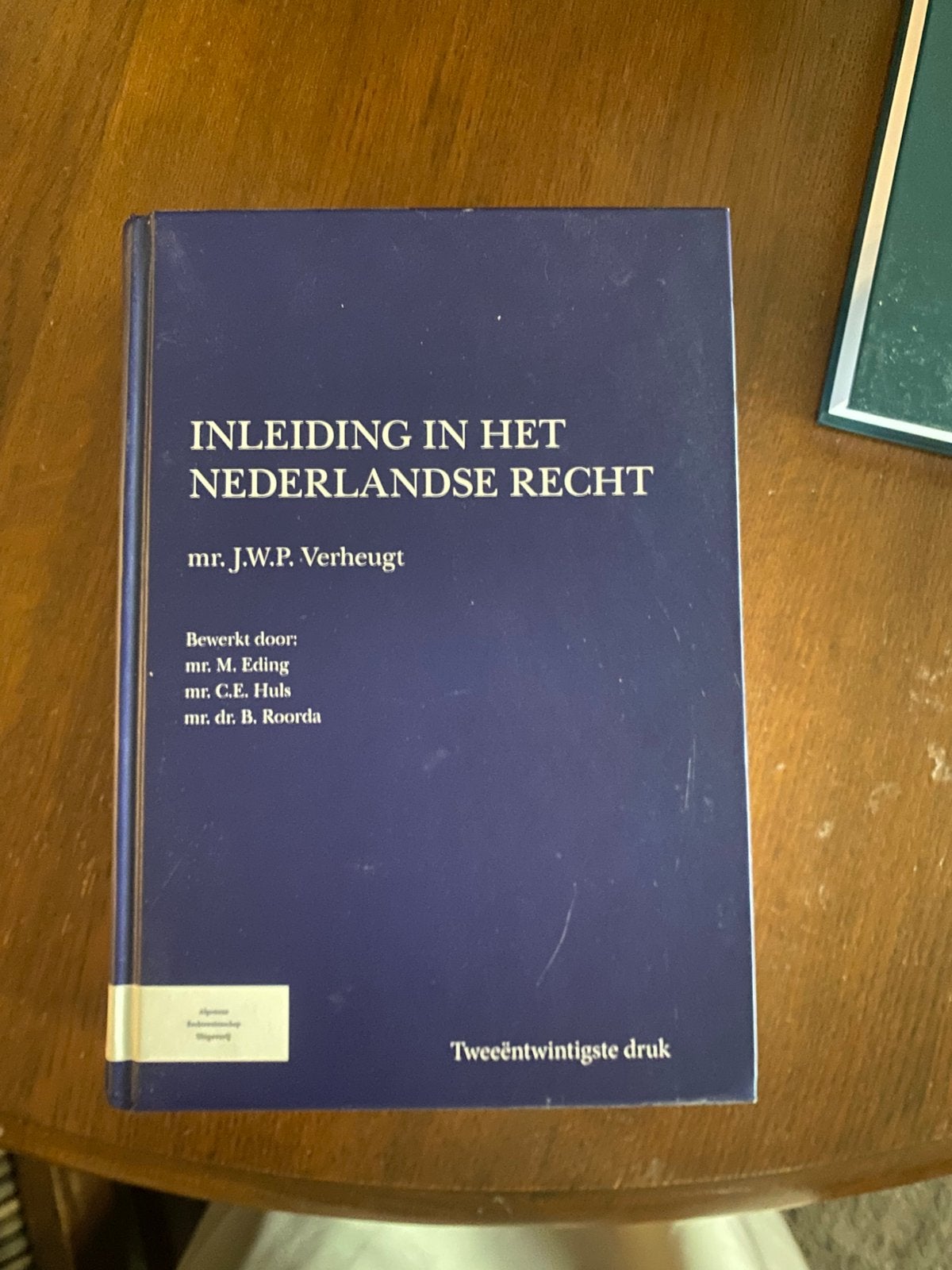 Inleiding in het Nederlandse Recht - mr. J.W.P. Verheugt, Ophalen of Verzenden, Zo goed als nieuw, Geesteswetenschap, J.W.P. Verheugt