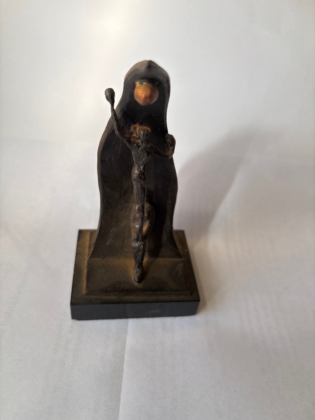 Uniek bronzen beeldje: Abstracte figuur op sokkel, Minder dan 20 cm, Ophalen of Verzenden, Beeld, Abstract