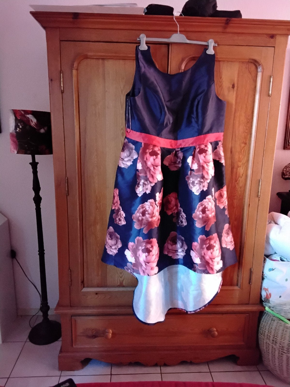 Chi Chi London Curve Jurk met Bloemenprint - Maat 50-52, Chi Chi London Curve, Blauw, Ophalen of Verzenden, Zo goed als nieuw
