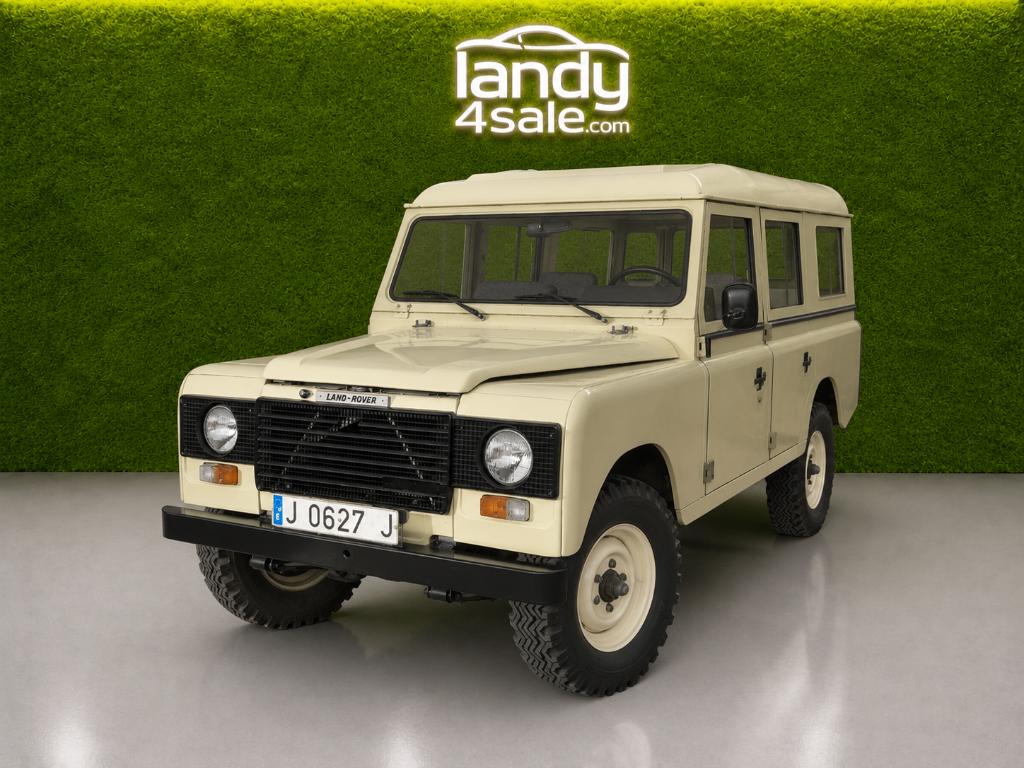 Land Rover 109, bj 1986, oldtimer, frame-off restauratie, Auto's, Oldtimers, Land Rover, Zwart, Beige, Leder