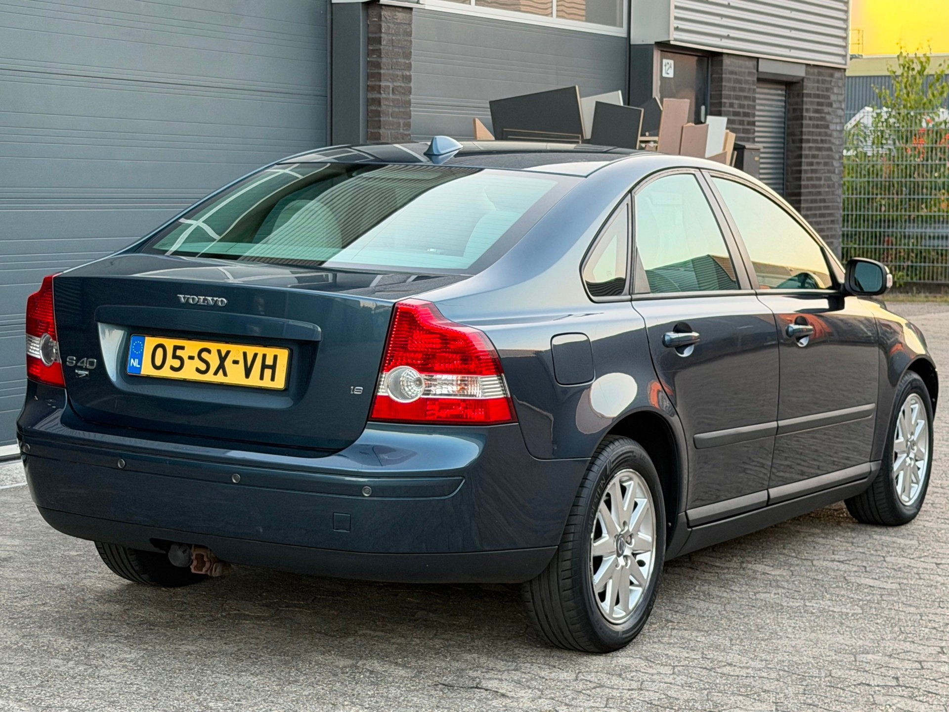 Volvo S40 1.8 Edition I AIRCO/CRUISE/BOEKJES/NIEUW APK, Auto's, Volvo, Voorwielaandrijving, Gebruikt, Beige, 4 cilinders