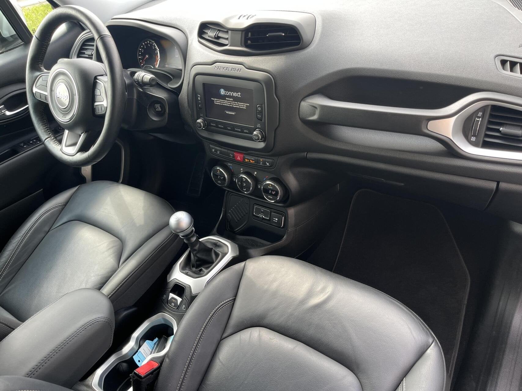 Jeep Renegade 1.4 MultiAir Limited LEDER+STOEL/STUURVERW., Voorwielaandrijving, Gebruikt, 400 kg, Wit
