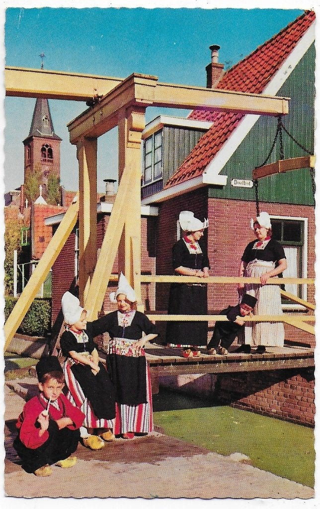 Sus718 Gelopen ansichtkaart volendam 1964, Ophalen of Verzenden, 1980 tot heden, Gelopen, Noord-Holland