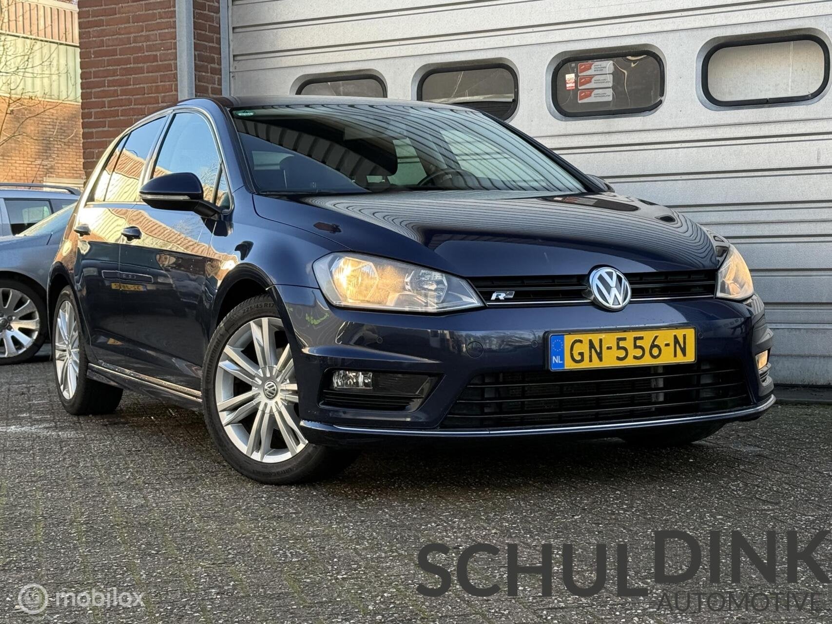 Volkswagen Golf 1.2 TSI R-LINE|TREKHAAK|CRUISE CONTROLE, Auto's, Voorwielaandrijving, Euro 6, 4 cilinders, Blauw