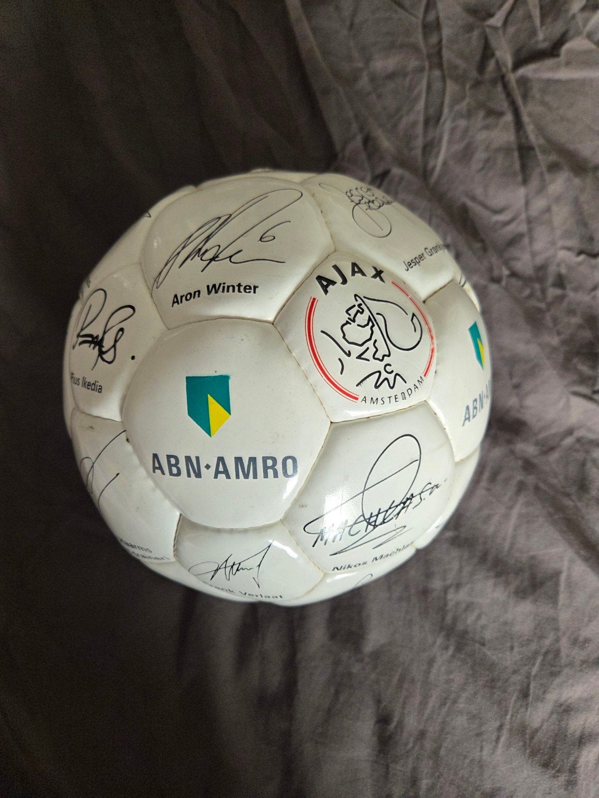 Ajax promotiebal voetbal - Millennium editie, Ophalen of Verzenden, Gebruikt, Ajax, Overige typen