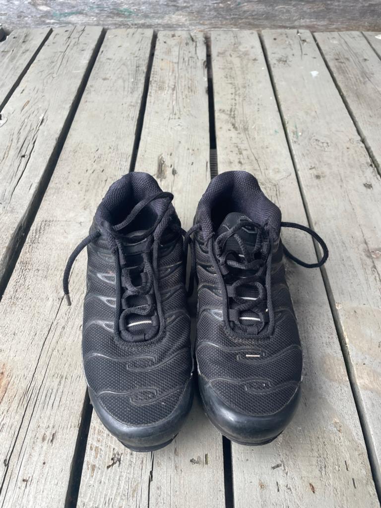 Nike Air Max Plus TN sneakers zwart - Maat 35.5, Ophalen of Verzenden, Gedragen, Zwart, Sneakers of Gympen
