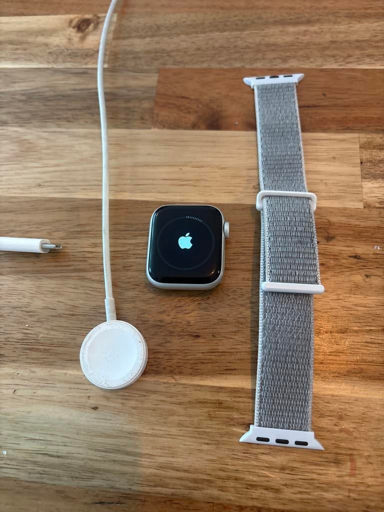Apple Watch Series 6 - 40mm, Sieraden, Tassen en Uiterlijk, Smartwatches, Afstand, IOS, Ophalen of Verzenden, Zo goed als nieuw