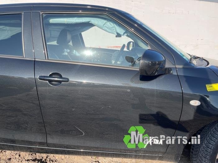 Portier 4Deurs rechts-voor van een Suzuki Swift, Gebruikt, -, Deur, -
