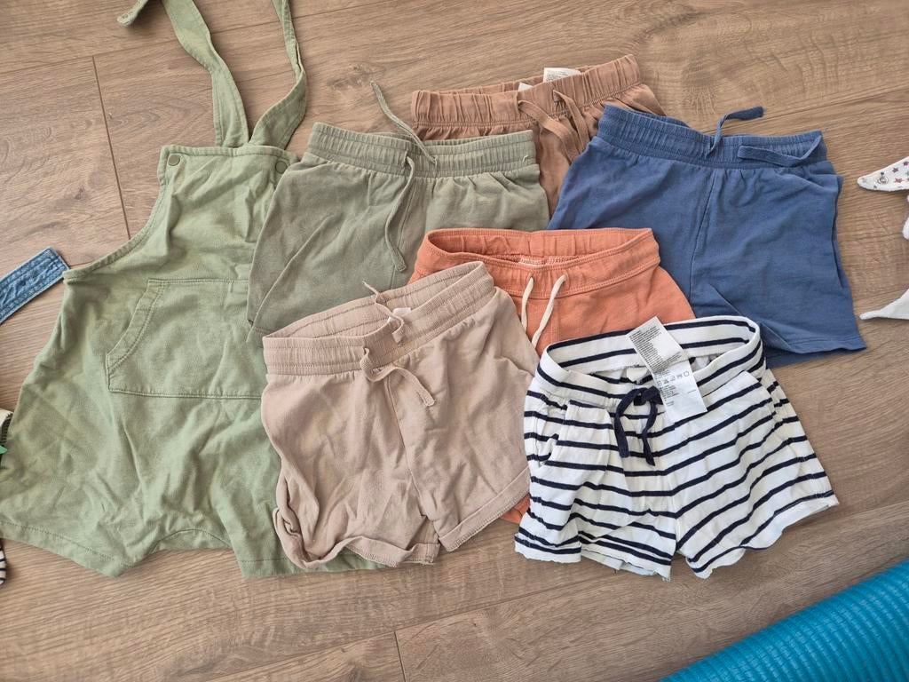 Korte broekjes 6 stukjs en 1 tuinbroek maat 92, Kinderen en Baby's, Kinderkleding | Maat 92, Ophalen of Verzenden, Gebruikt, Jongen of Meisje