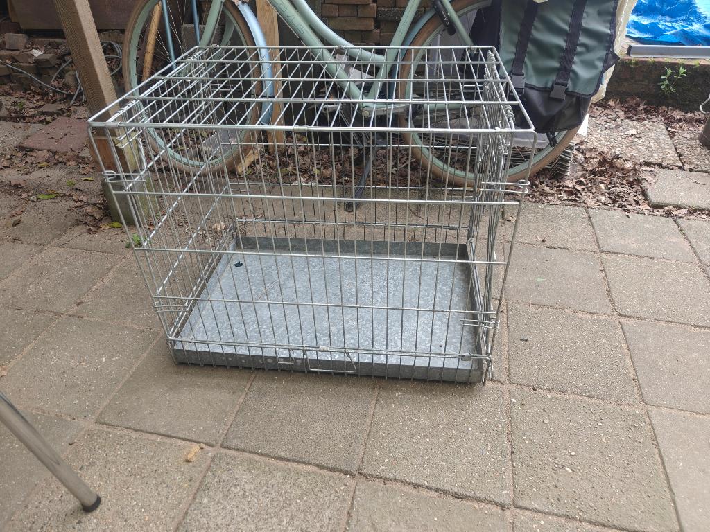 honden bench, Ophalen, Zo goed als nieuw