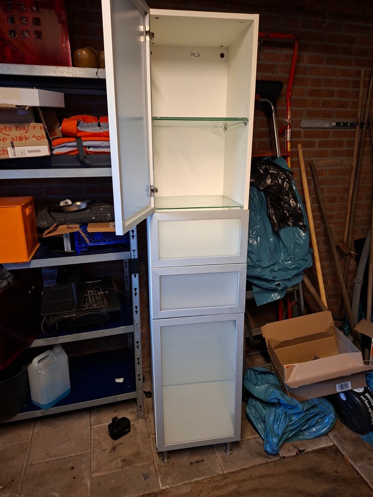 IKEA Vättern badkamerkast met glazen planken en lades, Huis en Inrichting, Ophalen, (Half)hoge kast, Minder dan 50 cm, Gebruikt