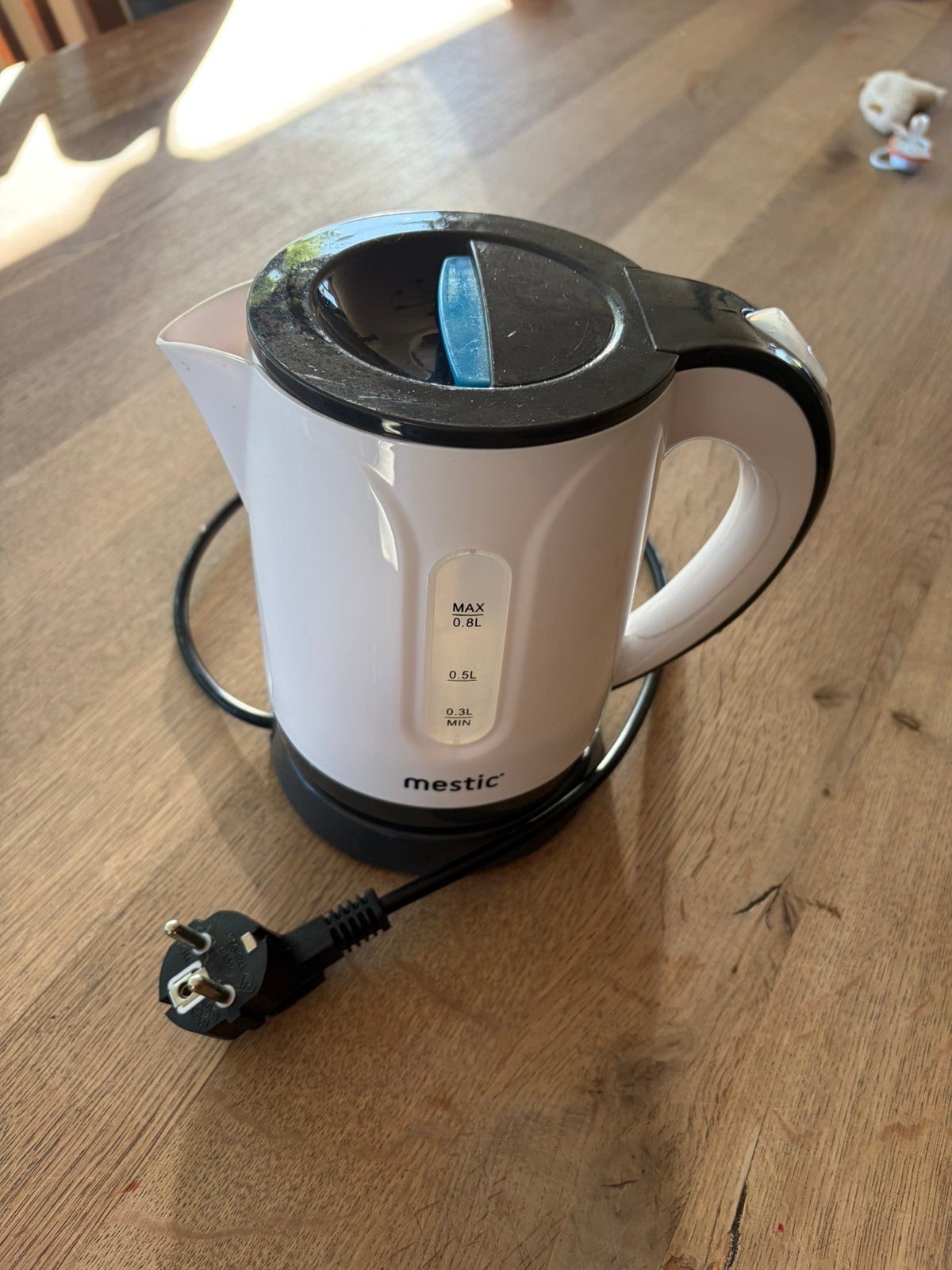 Camping waterkoker mestic 850W, Caravans en Kamperen, Kampeeraccessoires, Ophalen of Verzenden, Zo goed als nieuw