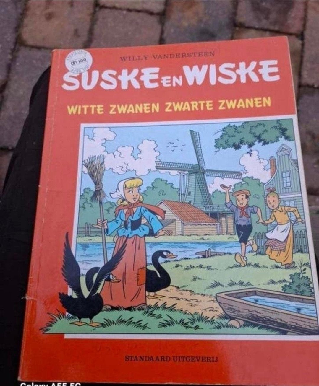 Witte zwanen zwarte zwanen, Eén stripboek, Ophalen of Verzenden, Zo goed als nieuw