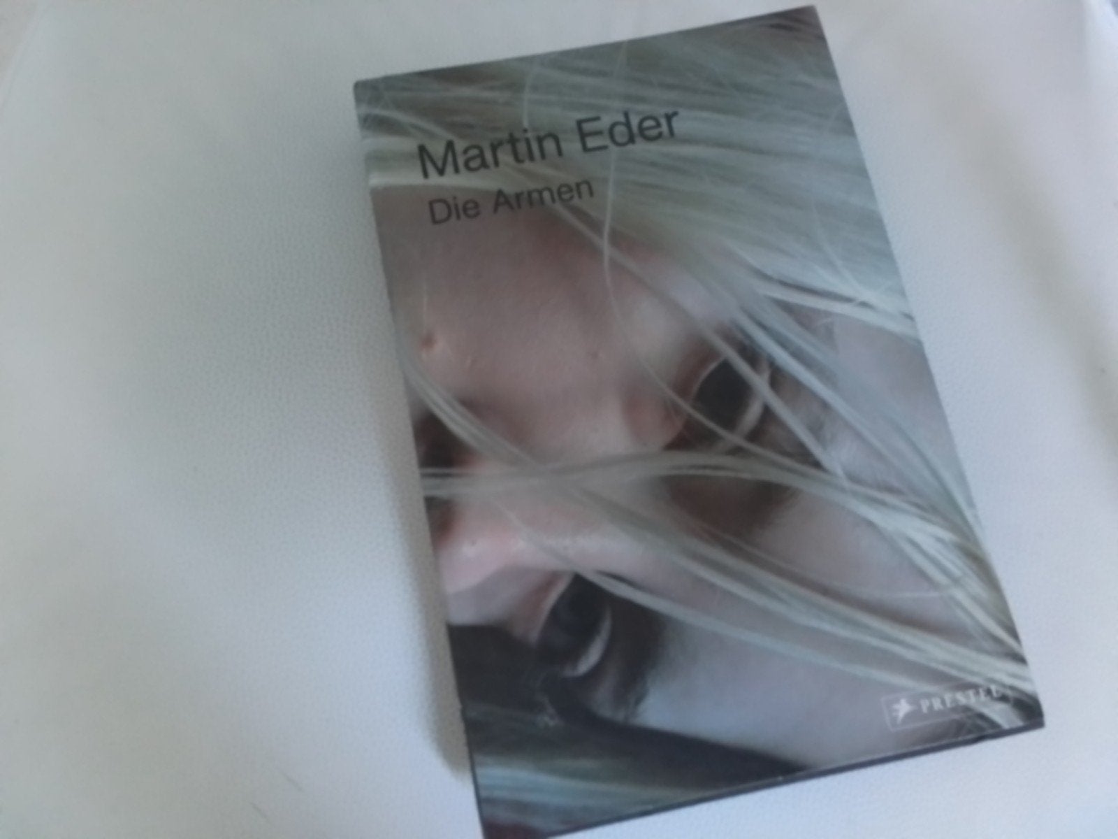 Martin Eder - Die Armen - Gesigneerd exemplaar, Boeken, Ophalen of Verzenden, Zo goed als nieuw, Martin Eder, Kunst en Cultuur