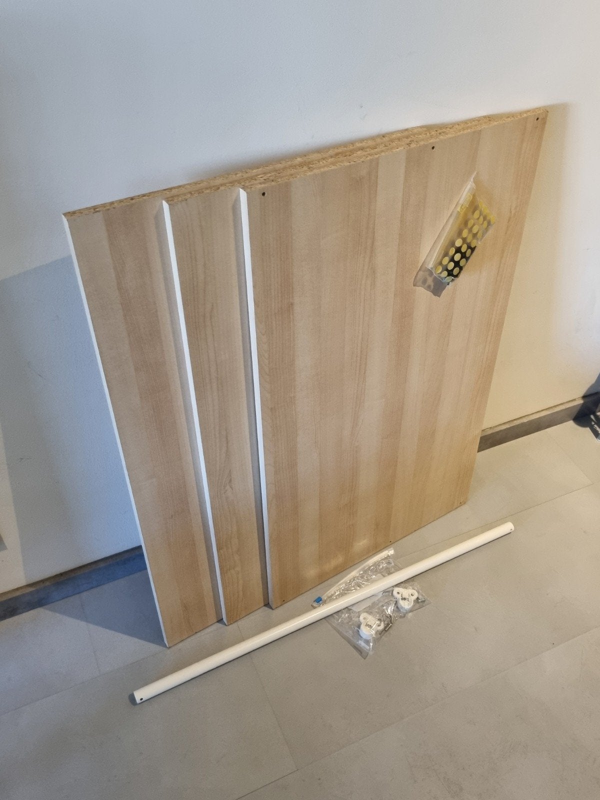 IKEA 3x planken KOMPLEMENT + stang, Ophalen, 50 tot 75 cm, 50 tot 100 cm, Minder dan 100 cm