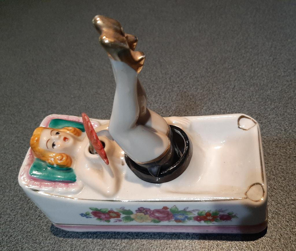 Erotische - pin up girl - in porselein - vintage, Antiek en Kunst, Verzenden