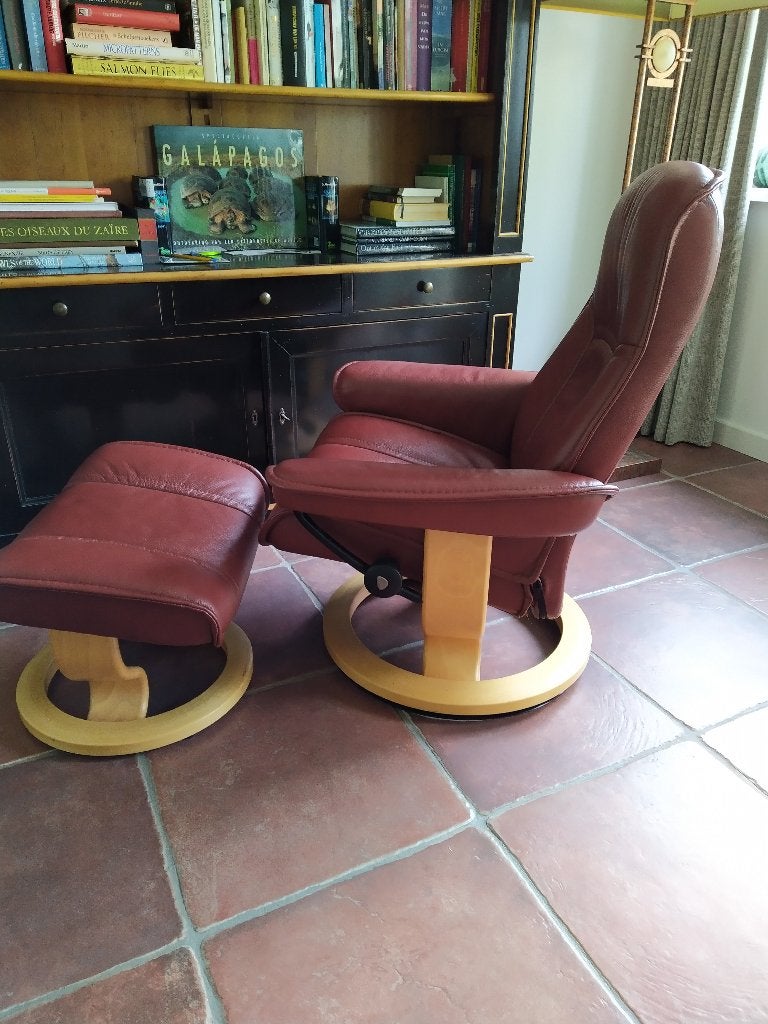 Stressless fauteuil met hocker, Ophalen, Minder dan 75 cm, Zo goed als nieuw, Leer