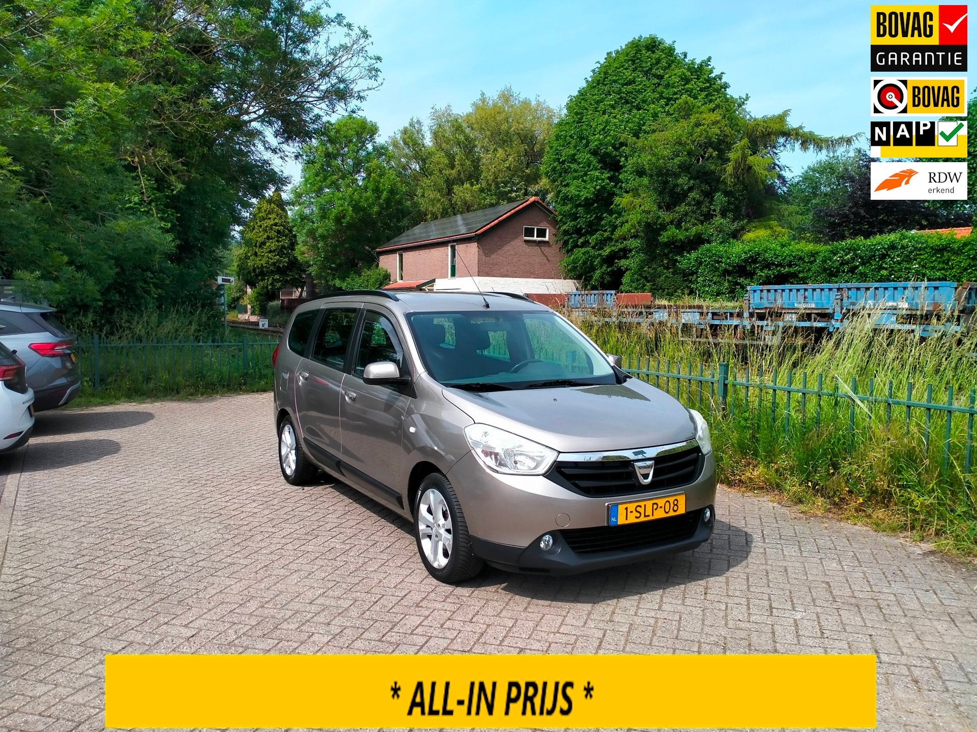 Dacia Lodgy 1.2 TCe Prestige 5p. navi trekhaak recent kettin, Auto's, Voorwielaandrijving, Stof, Gebruikt, Zwart