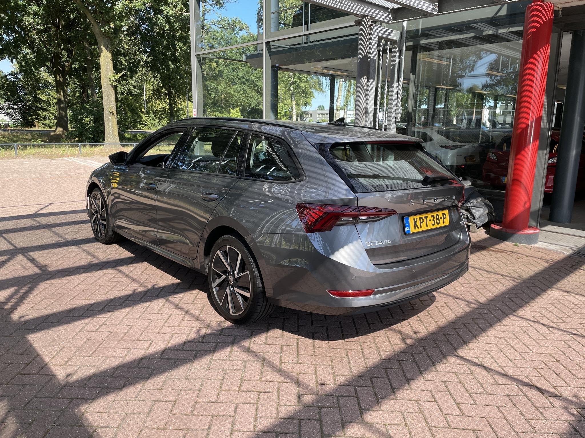 Skoda Octavia Combi 1.4 TSI iV PHEV Business Edition | Adapt, Auto's, Skoda, Stof, Gebruikt, Euro 6, 4 cilinders