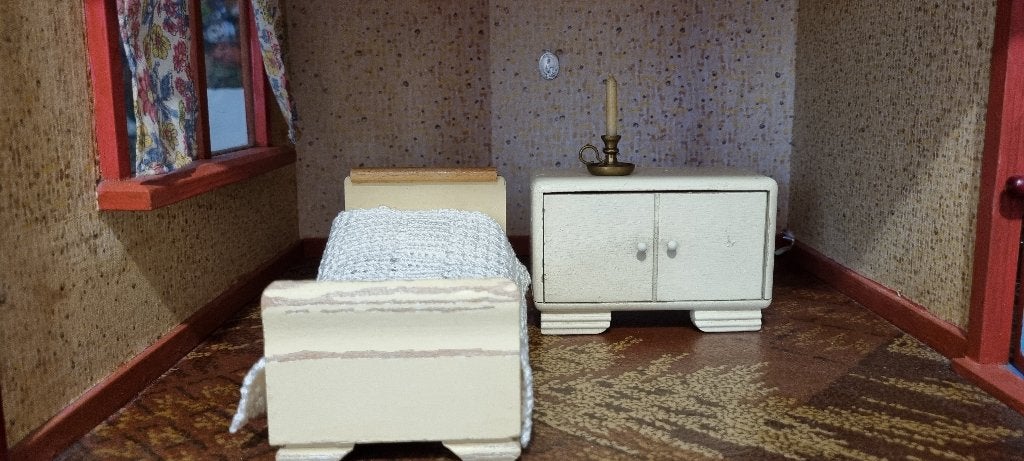 Antieke poppenhuis slaapkamer meubels, Ophalen of Verzenden, Gebruikt, Poppenhuis