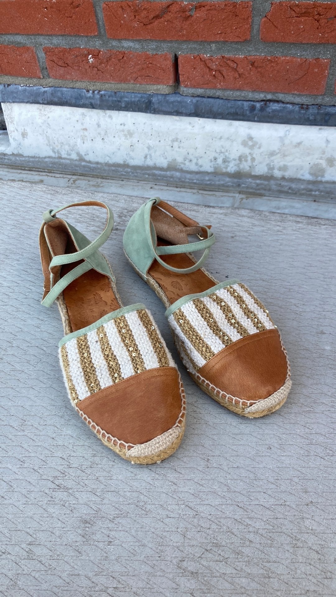 Chie mihara pumps ophalen, Kleding | Dames, Ophalen, Gedragen, Sandalen of Muiltjes