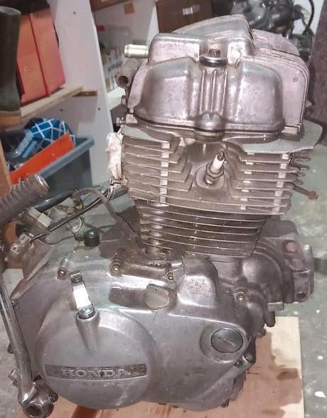 Honda CB400N Motorblok., Ophalen
