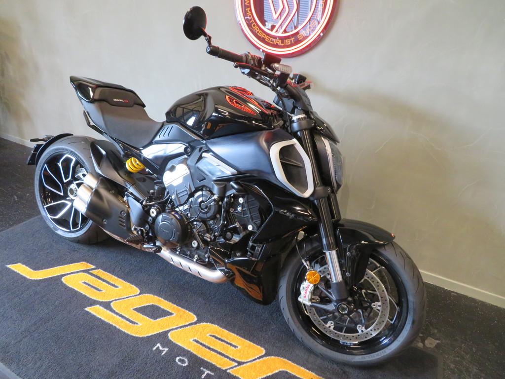 Ducati Diavel V4 BLACK EDITION! PERFECT, Motoren, Motoren | Ducati, Bedrijf, 1158 cc, Naked bike