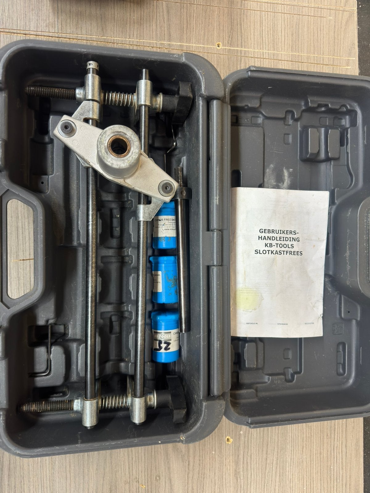 KB Tools Slotkastfreesmachine met accessoires, Doe-het-zelf en Verbouw, Verzenden, Gebruikt, Elektrisch, Sleuvenfrees