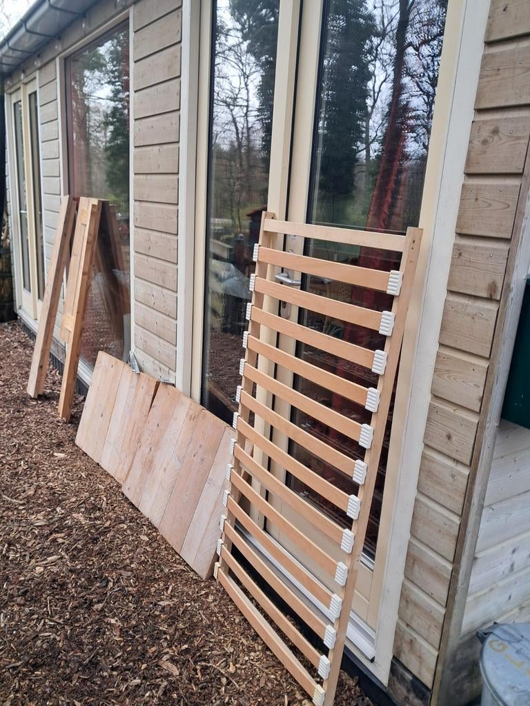 Stoer steigerhouten kinderbedje 70/150  kan ook als bank, Kinderen en Baby's, Ophalen, 180 cm of meer, 70 tot 85 cm