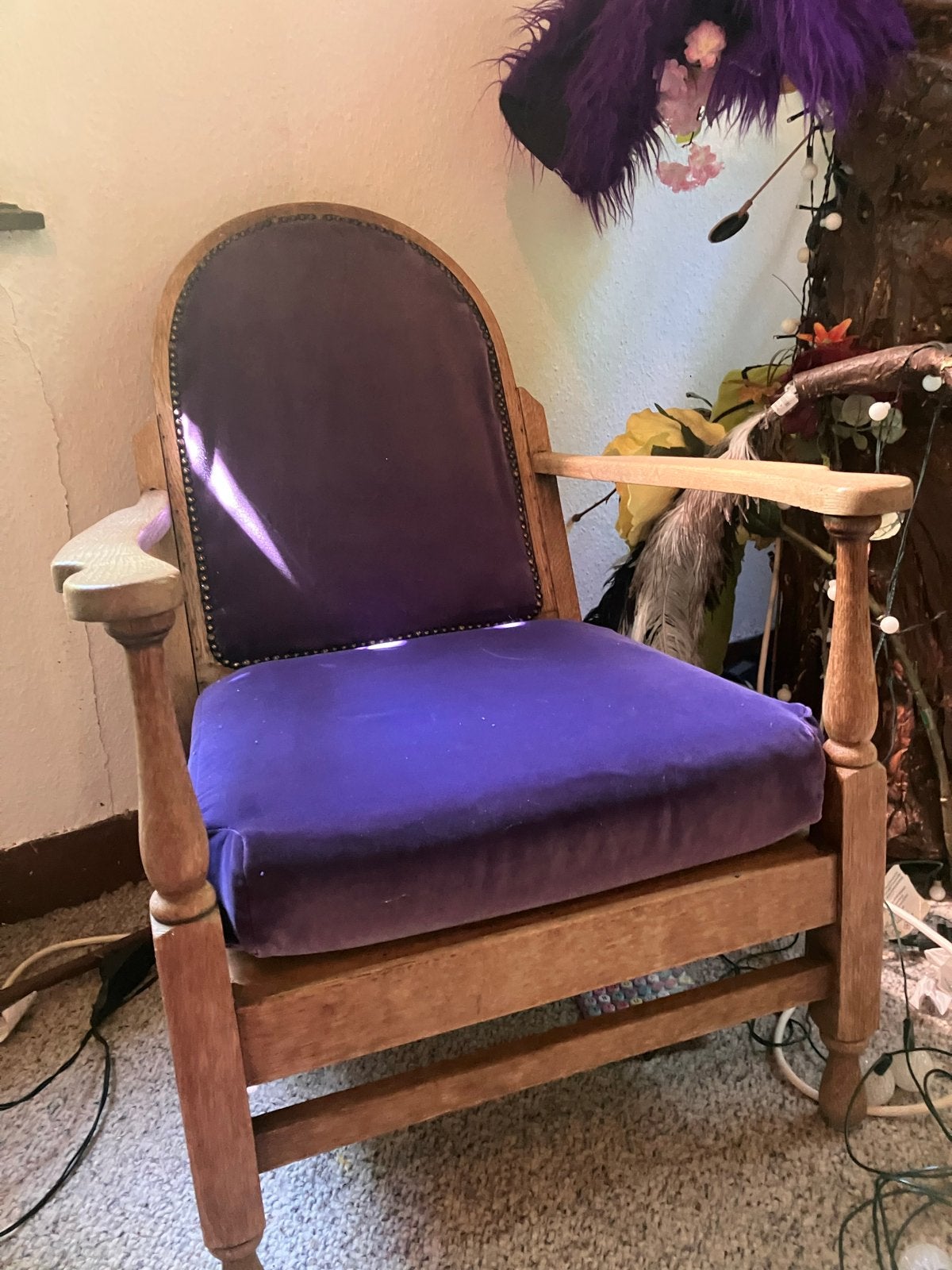 Vintage stoeltje met paarse bekleding en extra stof, Ophalen