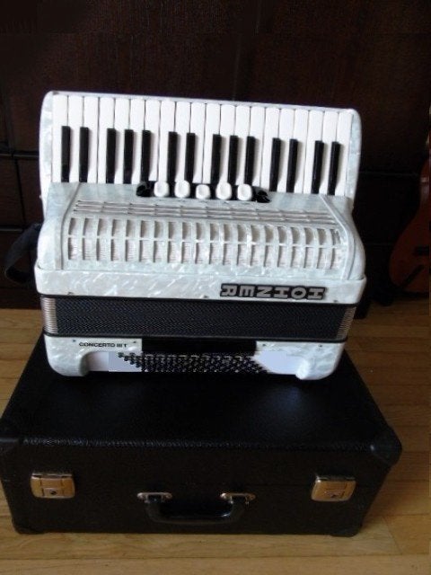 Accordeon, 72-bas, Met koffer, Zo goed als nieuw, Hohner
