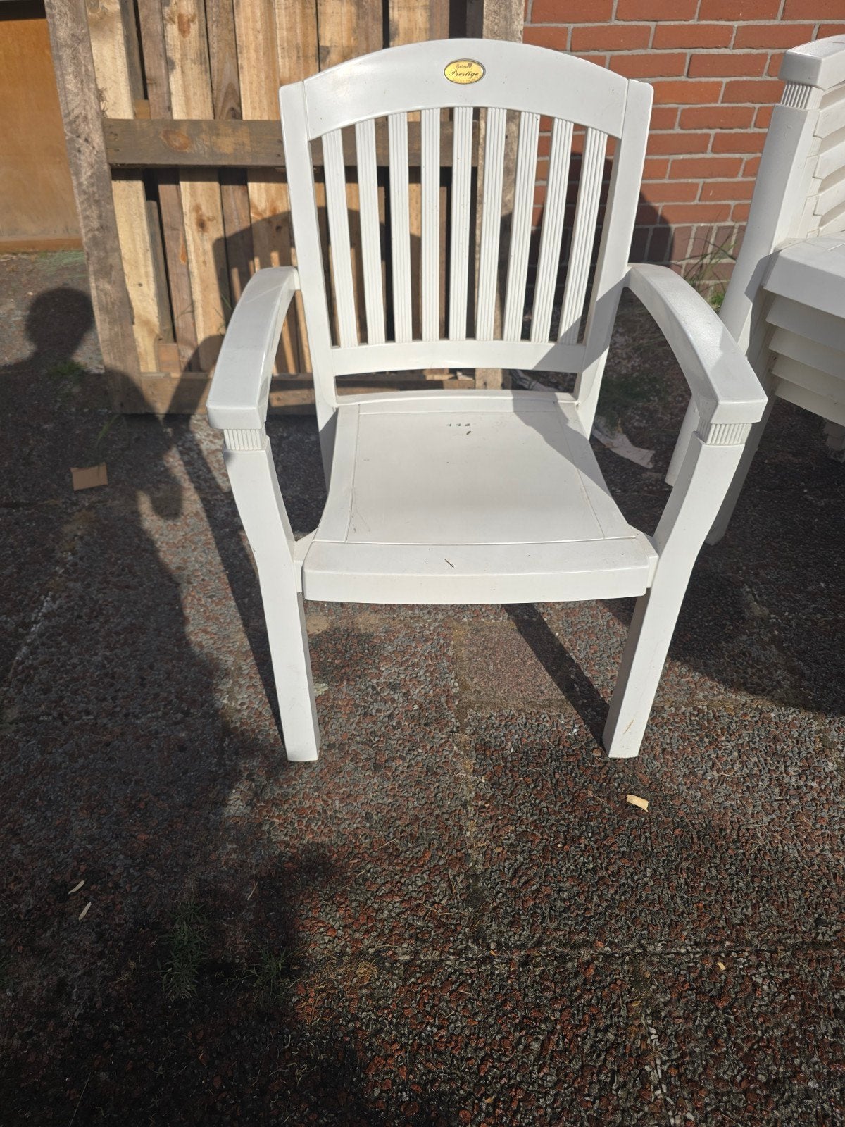 Witte kunststof tuinset, 6 stoelen 1 tafel, Ophalen, Kunststof, Gebruikt, 6 zitplaatsen