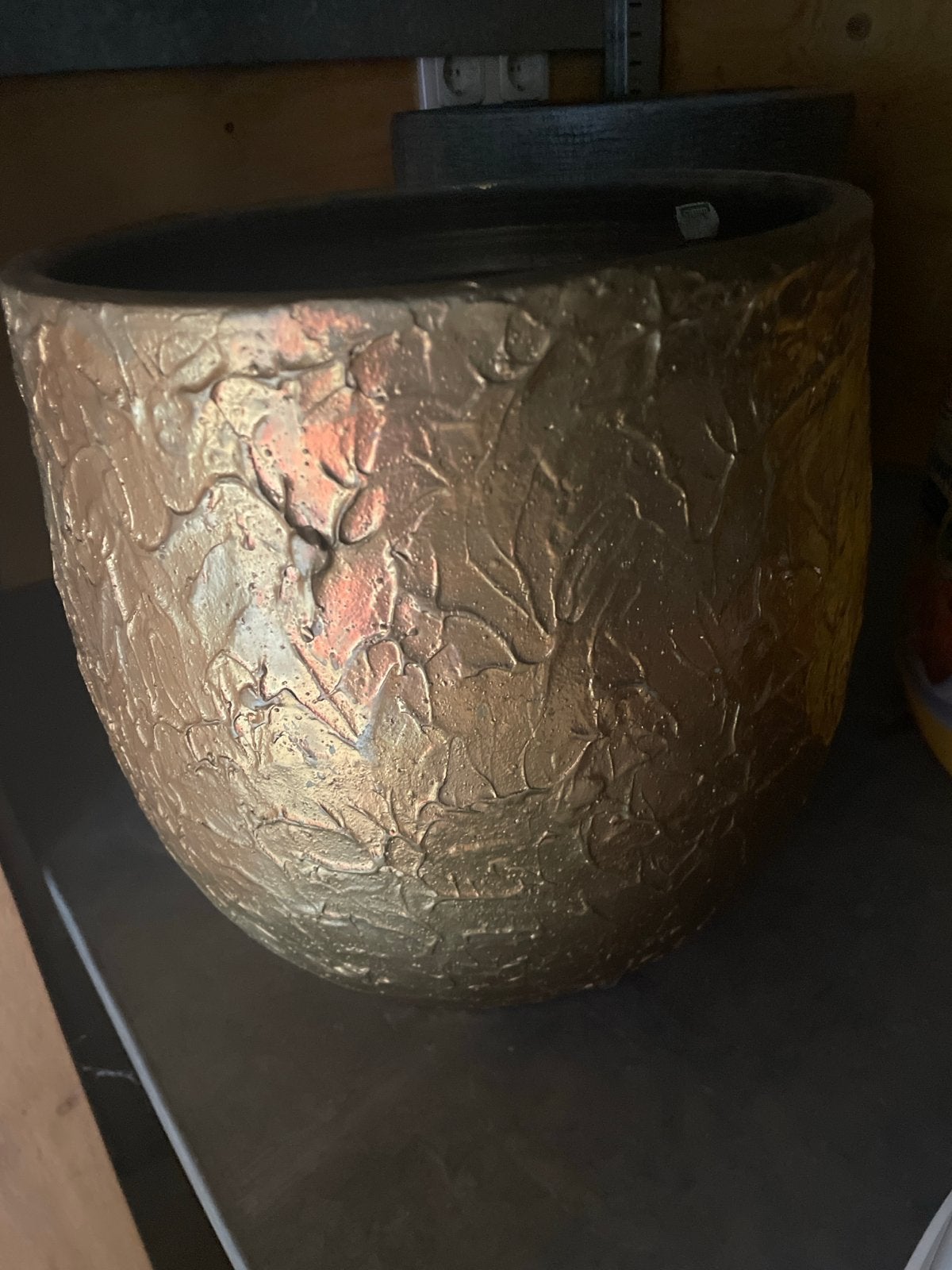 Gouden bloempot met reliëf - Gebruikt, Gebruikt, Rond, Binnen, Minder dan 40 cm