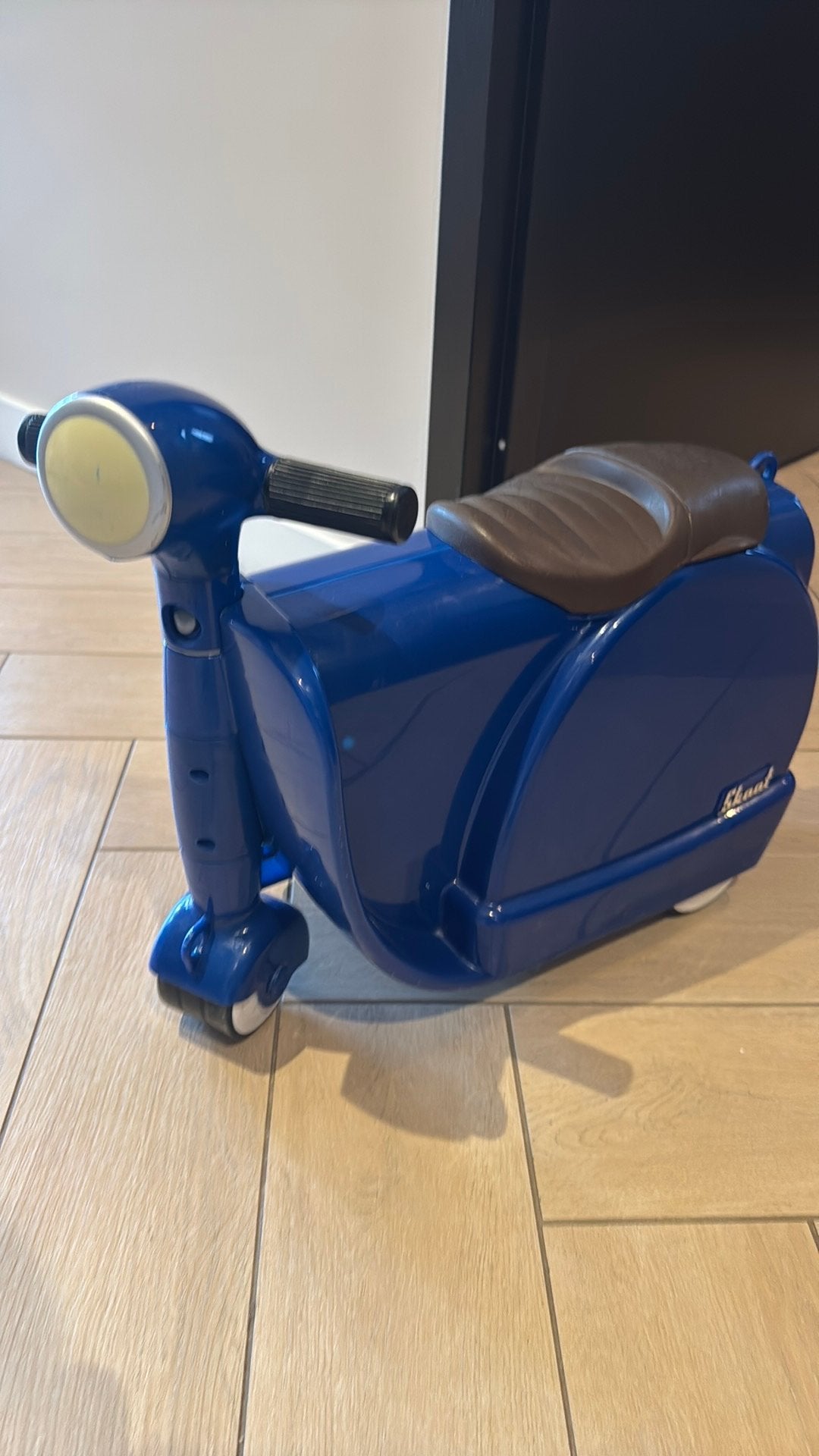 Skoot koffer kind vespa, Sieraden, Tassen en Uiterlijk, Ophalen, Hard kunststof, Minder dan 50 cm, Zo goed als nieuw
