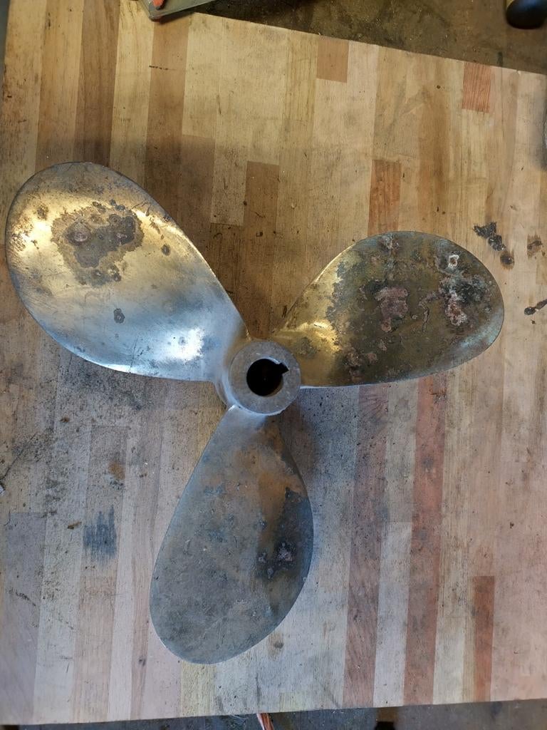 Schroef brons 32/33cm hoogte 70.77 radice lega mill-b, Watersport en Boten, Bootonderdelen, Ophalen of Verzenden, Nieuw, Motor en Techniek