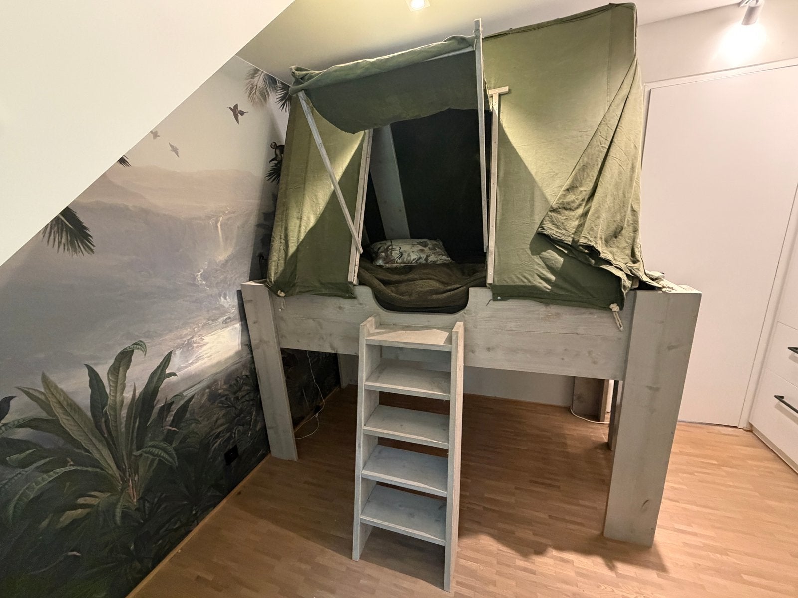 Tendbed Tommy hoogslaper steigerhout, Ophalen, Zo goed als nieuw
