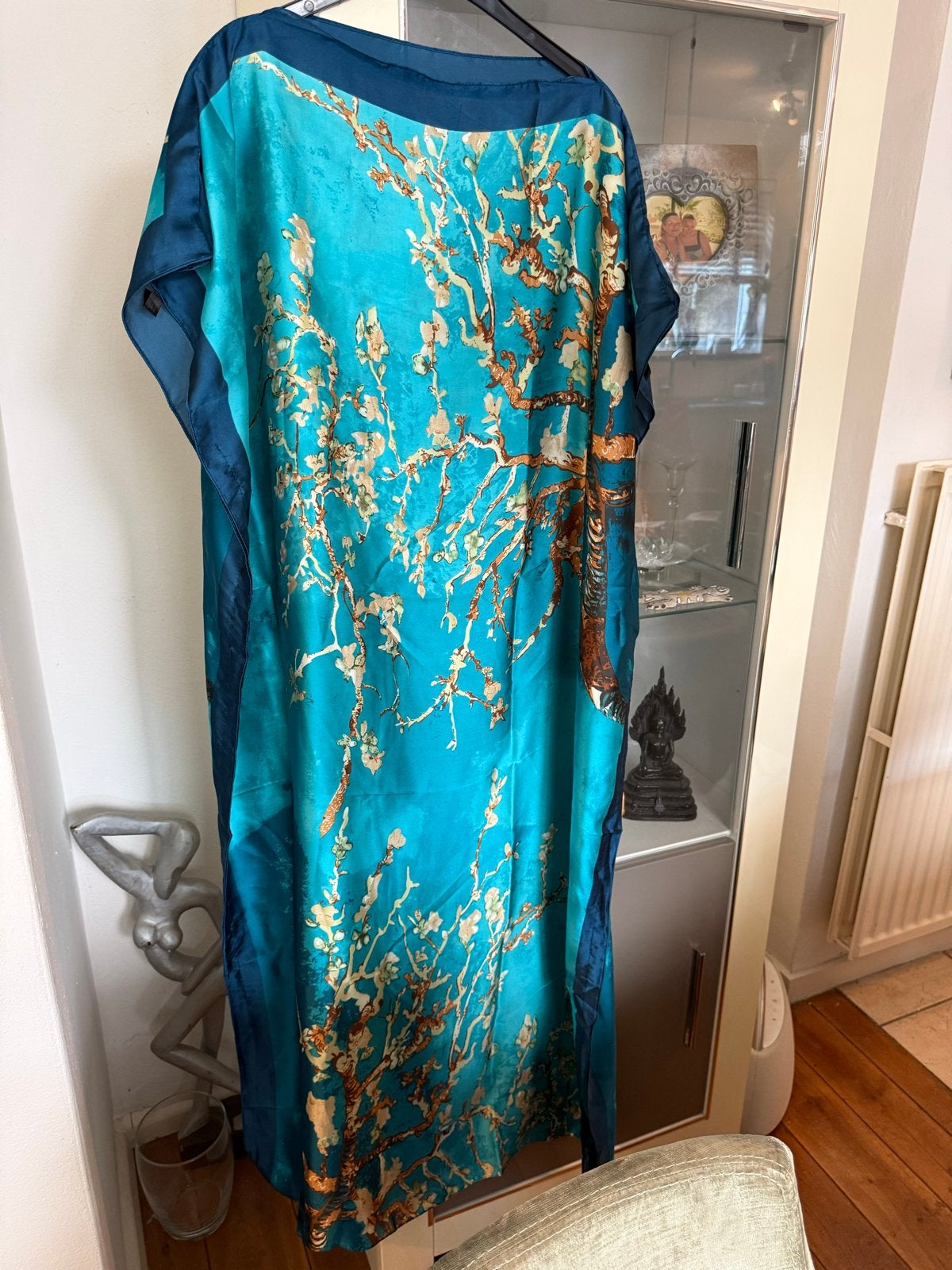 Nieuwe Kaftan Maat 52/54 Satijnlook Chic Me, Kleding | Dames, Grote Maten, Ophalen of Verzenden, Nieuw, Blauw, Jurk